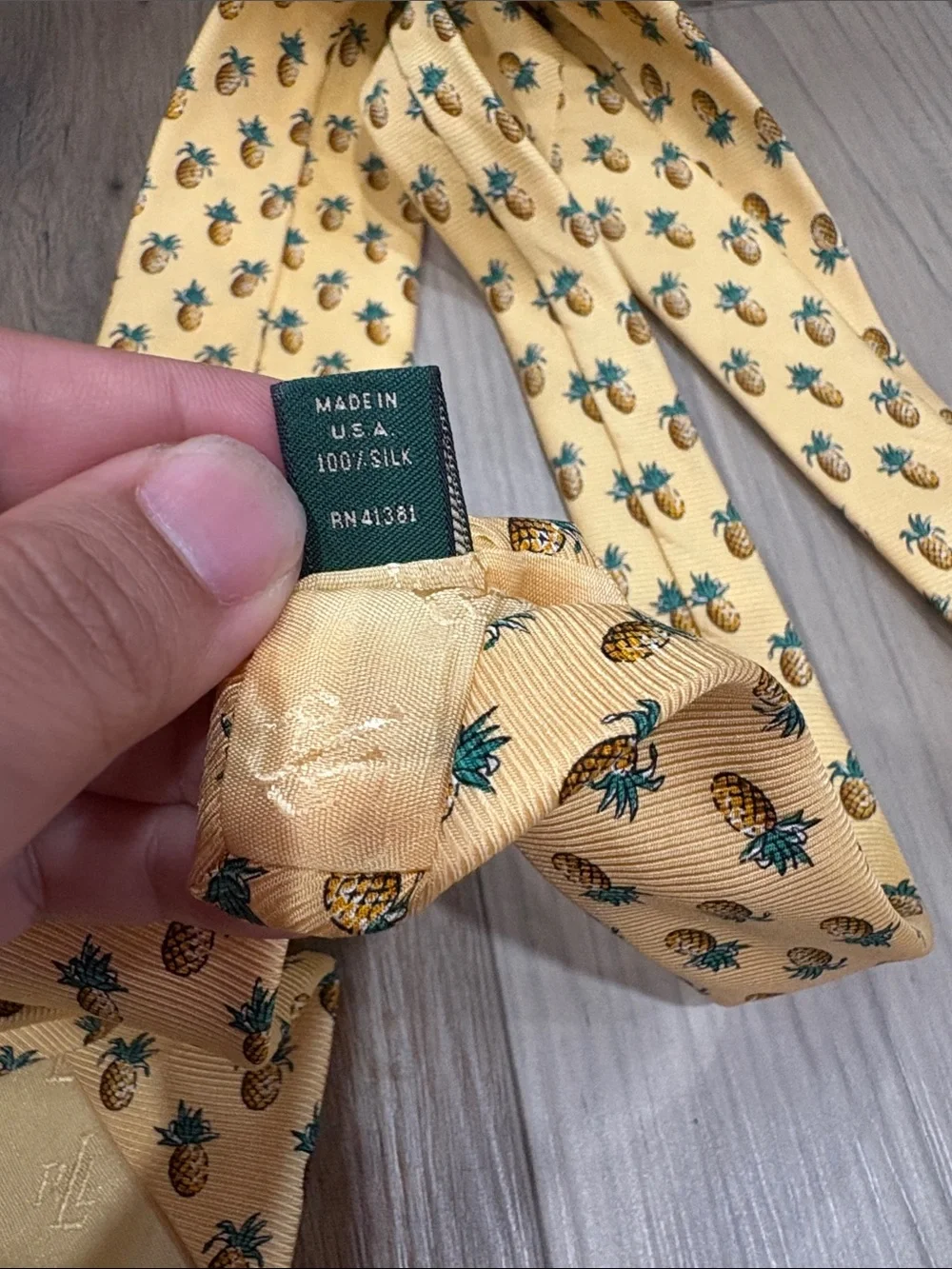 Lauren Ralph Lauren 100% Silk Men's Yellow Pineapple Print Tie USA Vintage